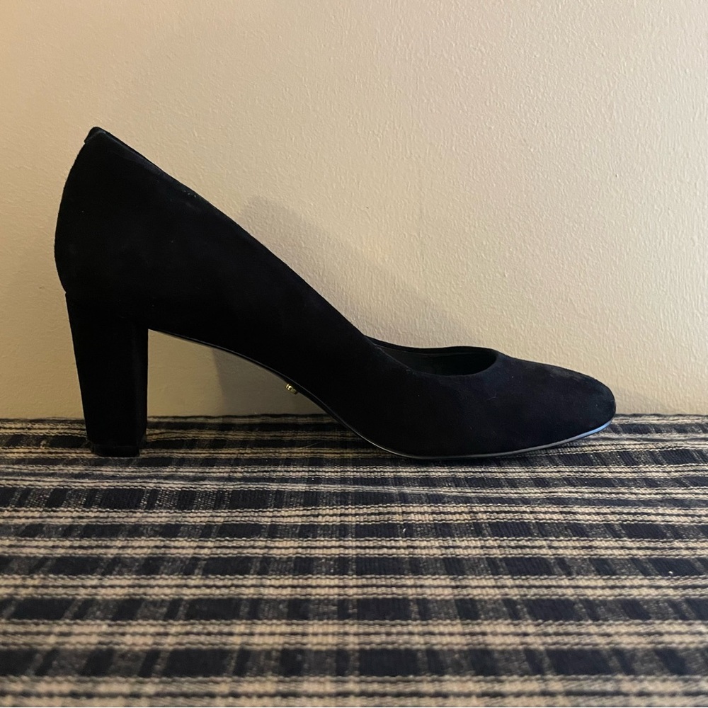LAUREN RALPH LAUREN Black Suede Round Toe Heels Size 6.5B Women's Shoes EUC #625 - Picture 3 of 8